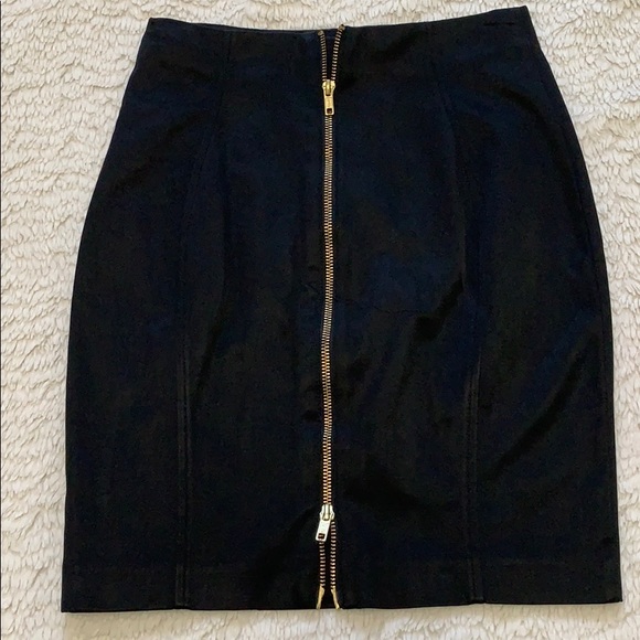 H&M Black Skirt - Picture 2 of 3